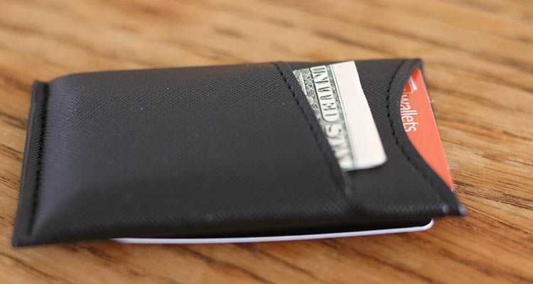 Dash 3.0 Slim Wallet Review